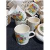 Image 17 : Simpsons Potters Solian Ware Dinner Service, England, Floral, Over 60 Pieces