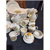 Image 7 : Simpsons Potters Solian Ware Dinner Service, England, Floral, Over 60 Pieces