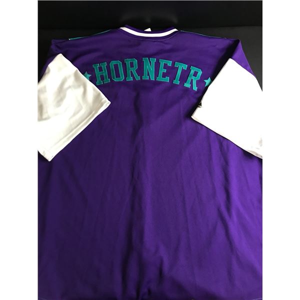 VINTAGE CHARLOTTE HORNETS WARM UP SHIRT (VINTAGE DEAD STOCK) SMALL STAIN ON SLEEVE