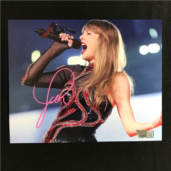 TAYLOR SWIFT SIGNED 8X10 - ACE COA