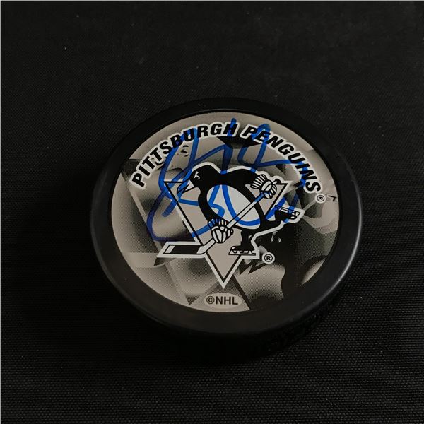SIDNEY CROSBY SIGNED HOCKEY PUCK - ELITE COA