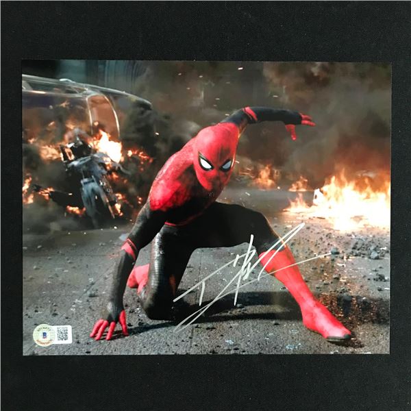TOM HOLLAND SIGNED SPIDERMAN 8X10 - BECKETT COA