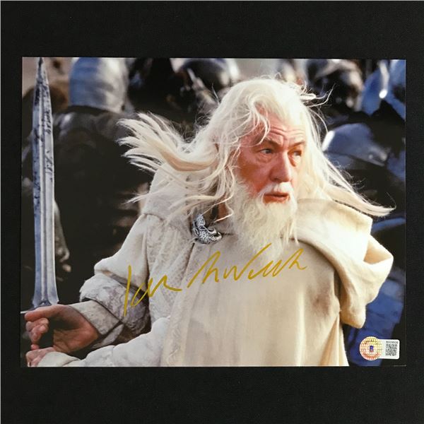 IAN MCKELLAN SIGNED GANDALF LORD OF THE RINGS 8X10 - BECKETT COA