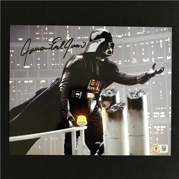 JAMES EARL JONES SIGNED DARTH VADER STAR WARS 8X10 - BECKETT COA