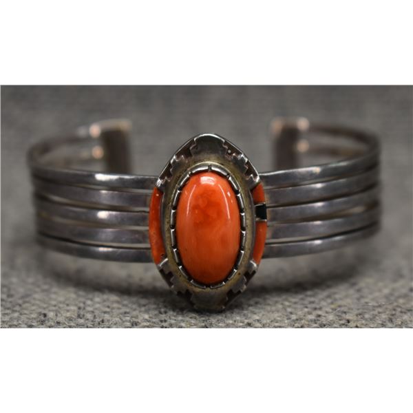 NAVAJO BRACELET (SIGNED)