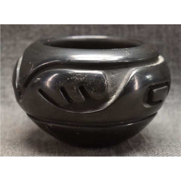 SANTA CLARA POTTERY BOWL (DENISE MARTINEZ)