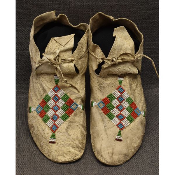 ARAPAHO MOCCASINS