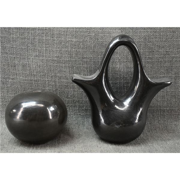 SANTA CLARA POTTERY SEED JAR AND WEDDING VASE(BIRDELL)