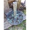 Image 1 : heavy patio umbrella base