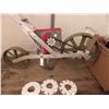Image 2 : portable hand-pushable garden seed planter
