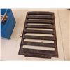 Image 4 : strip nails for air nailer and cast metal grate