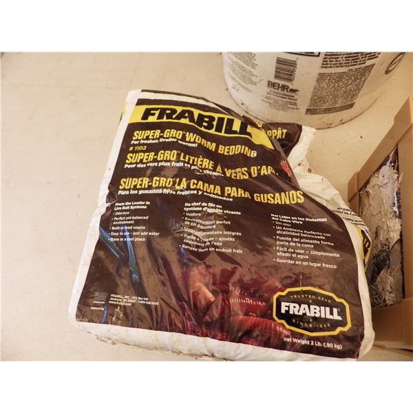 super worm bedding and bait pails