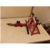 Image 1 : screw jack and 2 ton axle stands