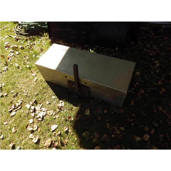 aluminum carrying box was used to go in receiver hitch for extra storage