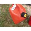 Image 2 : 5 gallon gas can