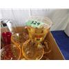 Image 4 : Decorative plastic glasses and jugs