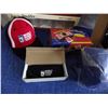 Image 5 : World Poker Tour: Clock, card shuffler, Insulated cooler, Folding poker table & MORE