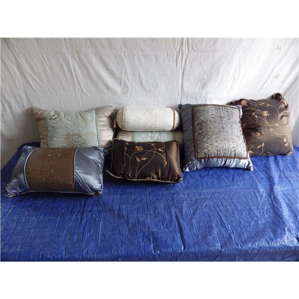 decorative pillows