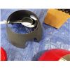 Image 4 : fondue set and knife block with knives