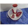 Image 2 : salad spinner