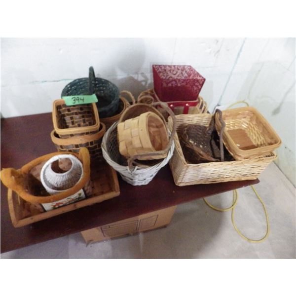 Lot of decorative Wicker baskets