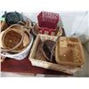 Image 3 : Lot of decorative Wicker baskets