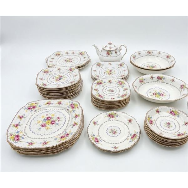 Royal Albert England Bone China Petit Point 54-Piece Dinnerware Set Plus 2 Grimwades