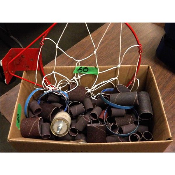BOX C/W ASSORTED SIZES OF ROUND SANDING DISCS, BASKETBALL HOOP, ETC