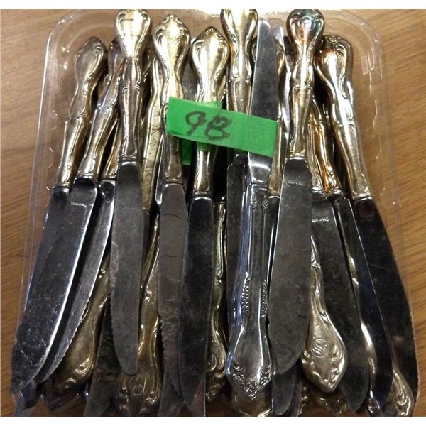 LARGE ASSORTMENT OF SILVER PLATED DINNER KNIVES
