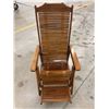 Image 2 : 1 Vintage Rosewood-Tone Slatted Folding Lounge Chair - Adjustable Recliner with Extending Leg Rest