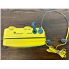 Image 5 : Totally 80s - Sony Sports Walkman WM-AF54 in Iconic Yellow with AM FM Radio and Headphones
