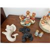 Image 2 : Pendelfin Bunny Village - Crocker, Rosa, 2 Whopper, 2 Blossom, 1 Schoolchild, 1 Stand, 12 Accents