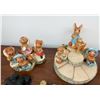 Image 3 : Pendelfin Bunny Village - Crocker, Rosa, 2 Whopper, 2 Blossom, 1 Schoolchild, 1 Stand, 12 Accents