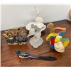 Image 6 : Pendelfin Bunny Village - Crocker, Rosa, 2 Whopper, 2 Blossom, 1 Schoolchild, 1 Stand, 12 Accents