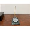 Image 7 : Callaway Golf 20th Anniversary Gift Box and Glass Golf Club Pen Holder with Marble Base