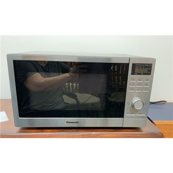 Panasonic NN-SD68LS Genius 1100W Stainless Steel Microwave Oven, Tested and Works