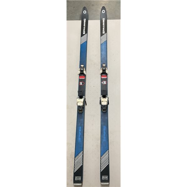 Spalding Formidable 190 Skis with Salomon Multi Control Bindings