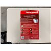 Image 2 : Unused Honeywell Top Fill Warm Mist Humidifier HWM-340WC - 1 Unit in Original Box