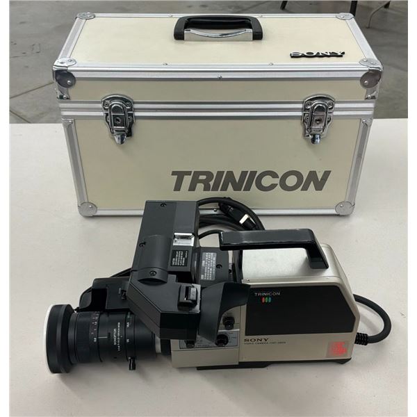 Retro Broadcast Look - 1 Working Sony HVC-2800 Trinicon Camera, 1 Microphone, 1 Remote, Cables, Case