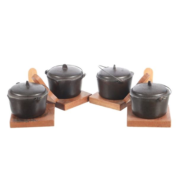 Wagner Ware Sidney -O- 1368, Cast Iron Hot Pots