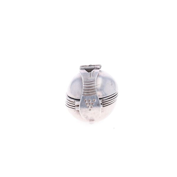 Vintage Sterling Silver Collapsible Photo Locket