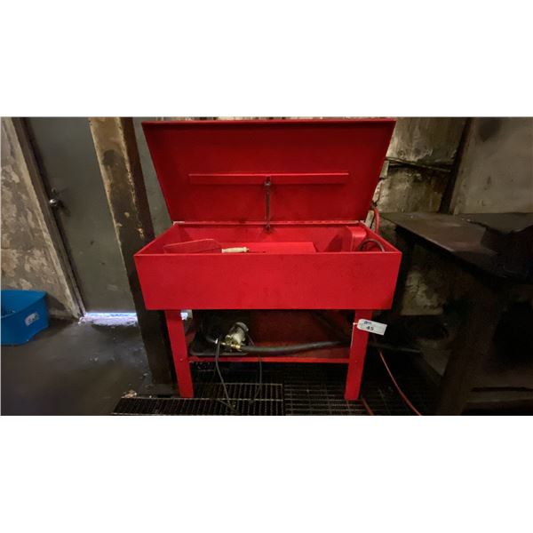 RED METAL PARTS WASHER/SOLVENT TANK AND ELECTRIC BARREL PUMP