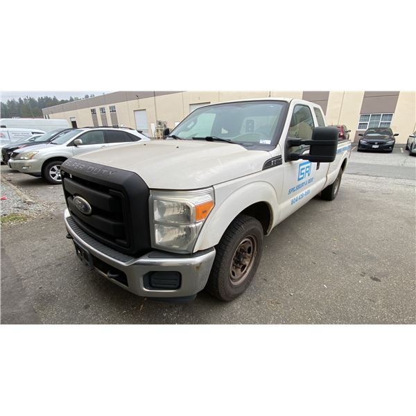 2011 FORD F-250 SUPERDUTY, 4DR EXT CAB PU, WHITE, VIN 1FT7X2A65BEC55466,