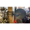 Image 3 : CAMPBELL HAUSFELD WALL MOUNT AIR-LINE HOSE REEL SYSTEM WITH AIR HOSE