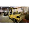 Image 2 : HYSTER H90XMS YELLOW 8500LBS CAPACITY 2 STAGE MAST SOLID RUBBER TIRES SIT DOWN COUNTERBALANCE