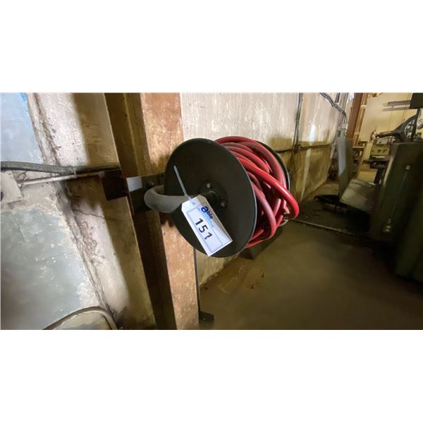 CAMPBELL HAUSFELD WALL MOUNT AIR-LINE HOSE REEL SYSTEM WITH AIR HOSE