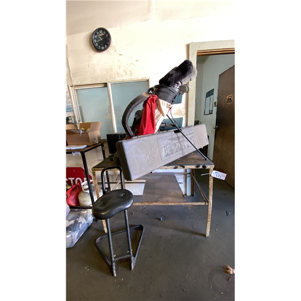 GROUP OF ITEMS INCLUDING TABLE - GOLF CLUBS, RIFLE CASE, SONY RADIO, STOOL AND