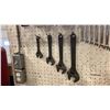 Image 3 : 8' METAL WORK BENCH. 4 DRAWERS, 5" VISE, COMPLETE SET OF MATCHING COMBINATION WRENCHES (7MM-24MM),
