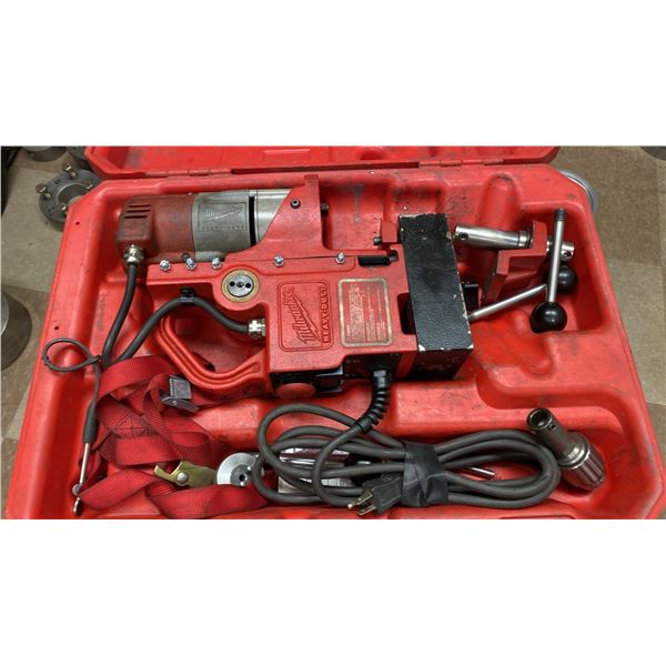 MILWAUKEE MAGNETIC DRILL PRESS MODEL 4270-20