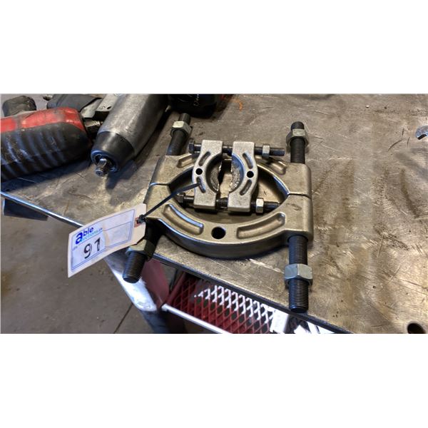 2 BEARING SEPARATES